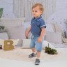 Conjunto Infantil Menino camiseta na cor azul jeans e shorts jeans