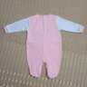 Macacão Bebê Menina na cor rosa e branco