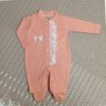 Macacão Bebê Menina na cor salmão