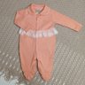 Macacão Bebê Menina na cor salmão