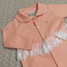 Macacão Bebê Menina na cor salmão