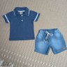 Conjunto Infantil Menino camiseta na cor azul jeans e shorts jeans