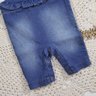 Macacão Jeans Jardineira Bebê Menina na cor jeans
