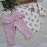 Conjunto Com Body Bebê menina em suedine com estampa exclusiva na cor creme e calça em cotton na cor rosa