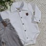 Conjunto infantil Menino Batizado Calça na cor cinza Body camisa na cor branca