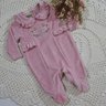 Macacão Bebê Menina com Babados na cor rosê