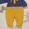 Macacão bebe menino na cor Mostarda