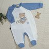 Macacao Bebe menino na cor creme com mangas raglan na cor azul