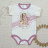 Conjunto jeans body infantil Body com estampa personalizada em malha com poliéster na cor creme shorts jeans com cós clochard