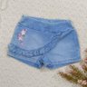 Conjunto jeans infantil menina blusa com babados em malha trico na cor verde shorts saia em jeans com bordado